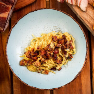 https://summerbox.gr/wp-content/uploads/2025/06/pasta-carbonara-pasta-1-300x300.jpg