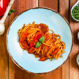https://summerbox.gr/wp-content/uploads/2025/06/pasta-spaghetti-pomodoro-1-300x300.jpg